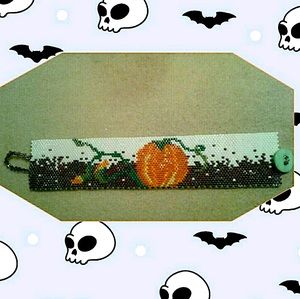Beaded pumpkin bracelet